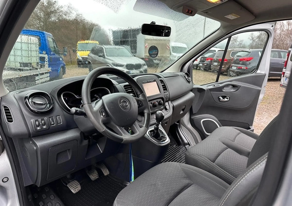 Opel Vivaro cena 69900 przebieg: 273900, rok produkcji 2016 z Piaseczno małe 781